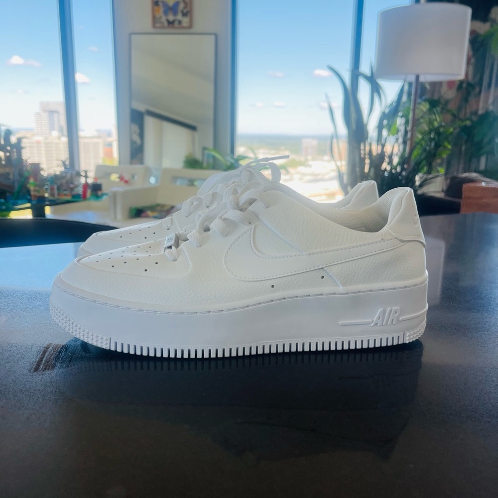 Nike women’s  White Air Sneakers